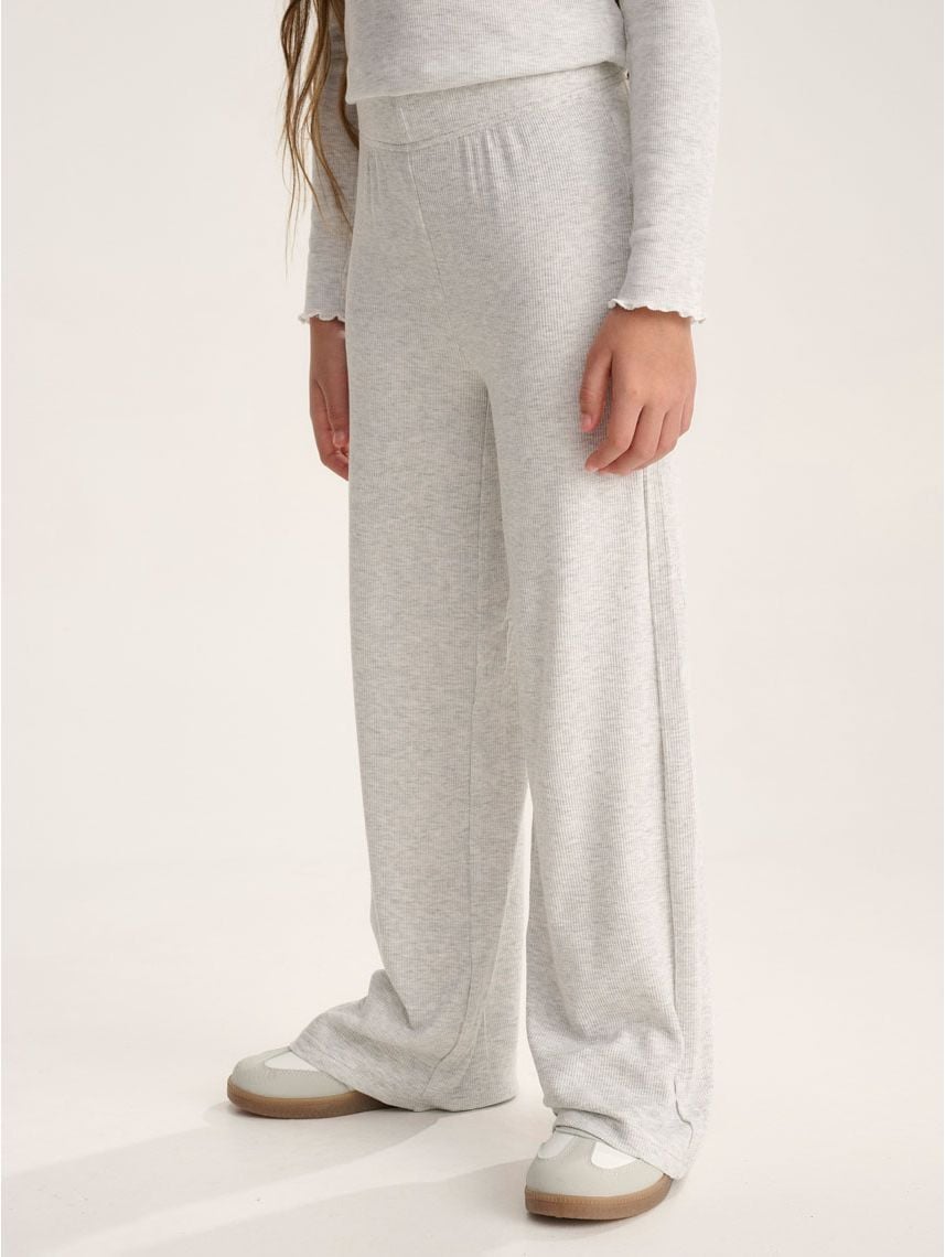 מכנסיים רחבים