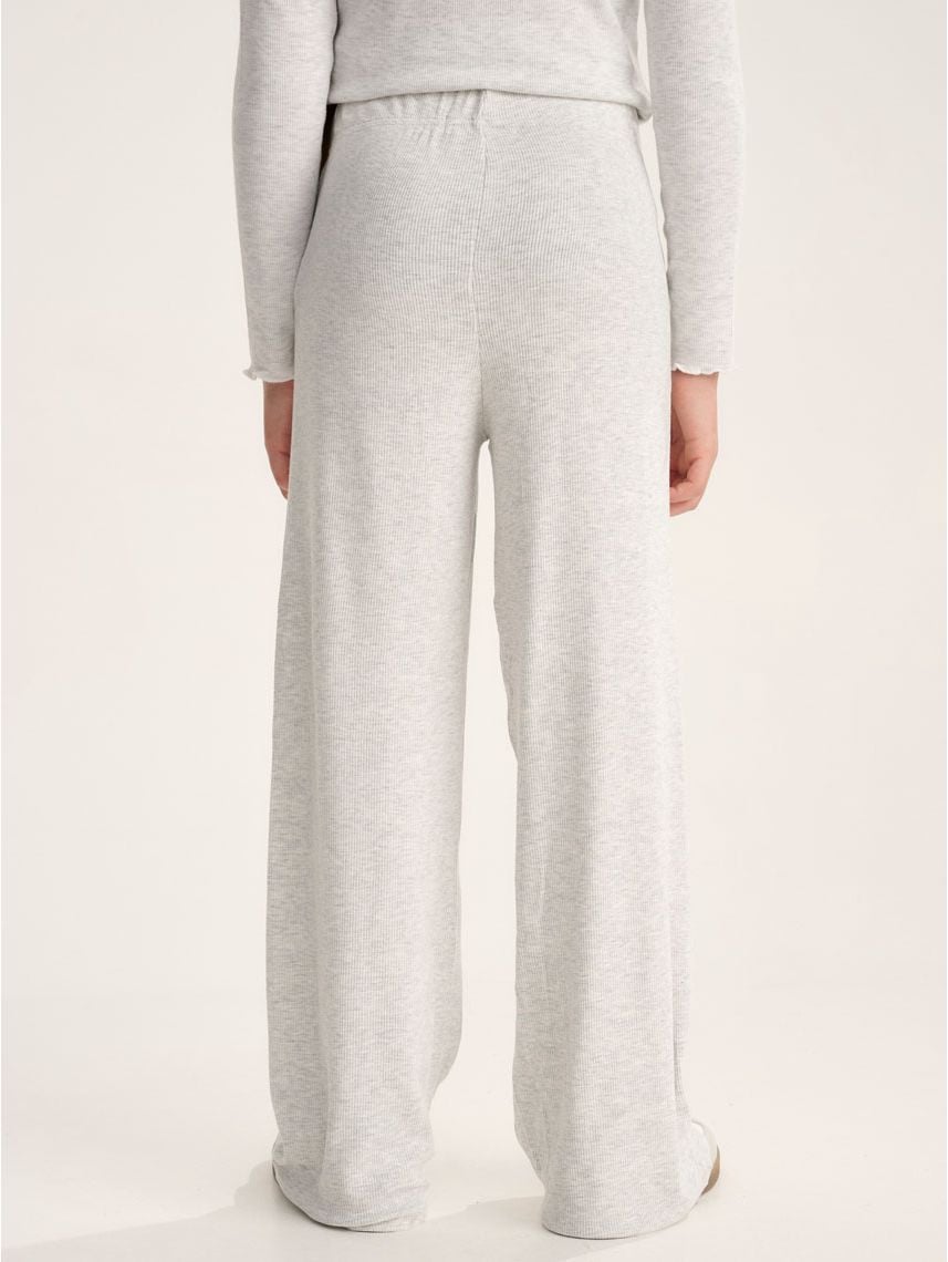 מכנסיים רחבים