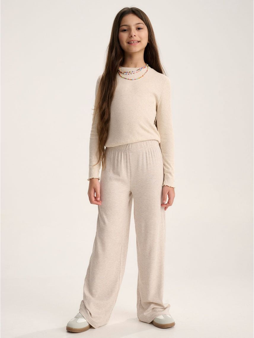 מכנסיים רחבים