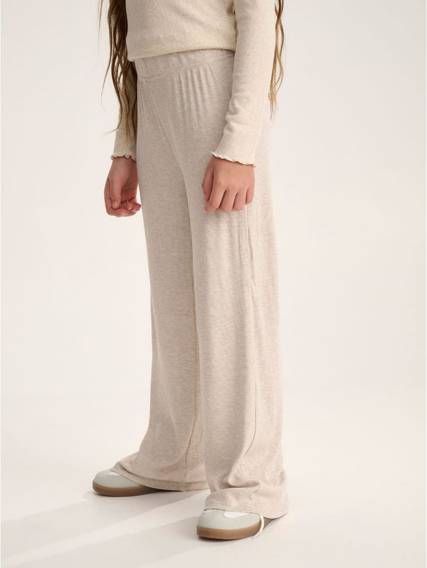 מכנסיים רחבים