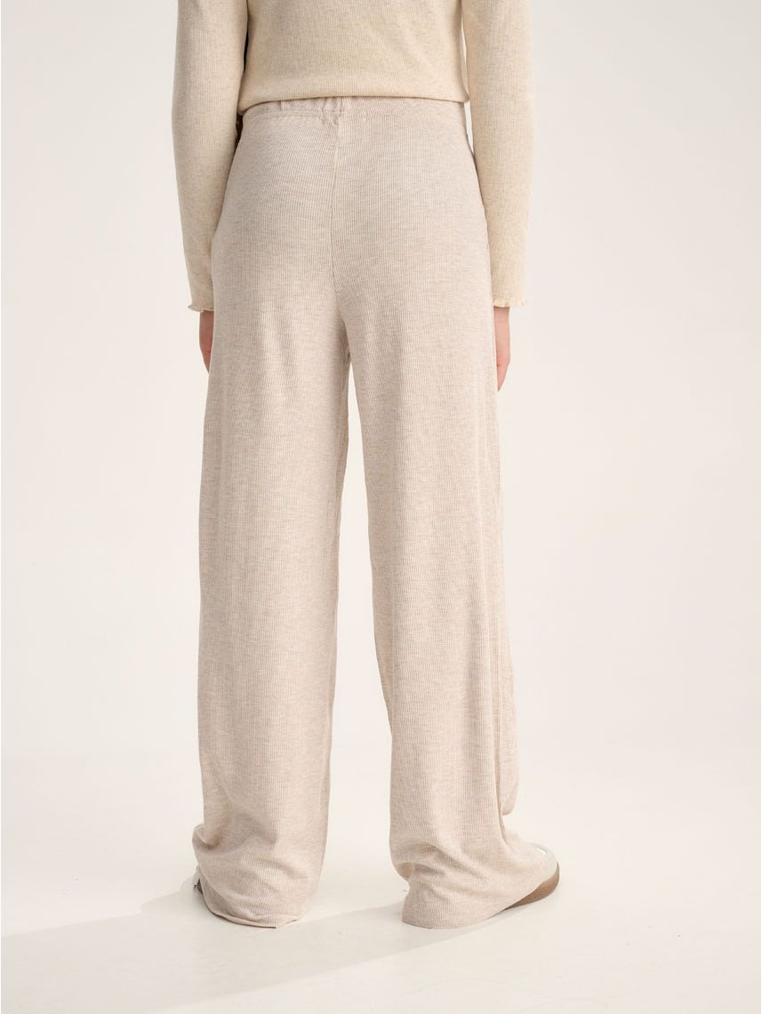 מכנסיים רחבים