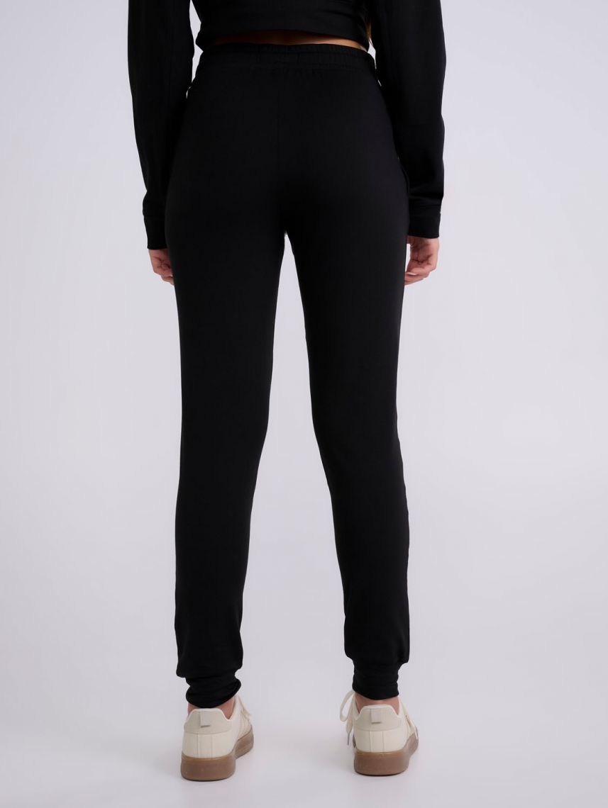 מכנסי פוטר בעיצוב ספורטיבי