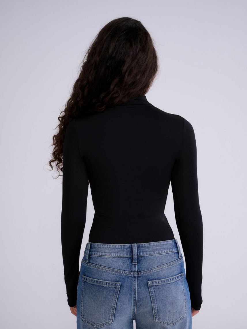 בגד גוף צווארון גבוהה