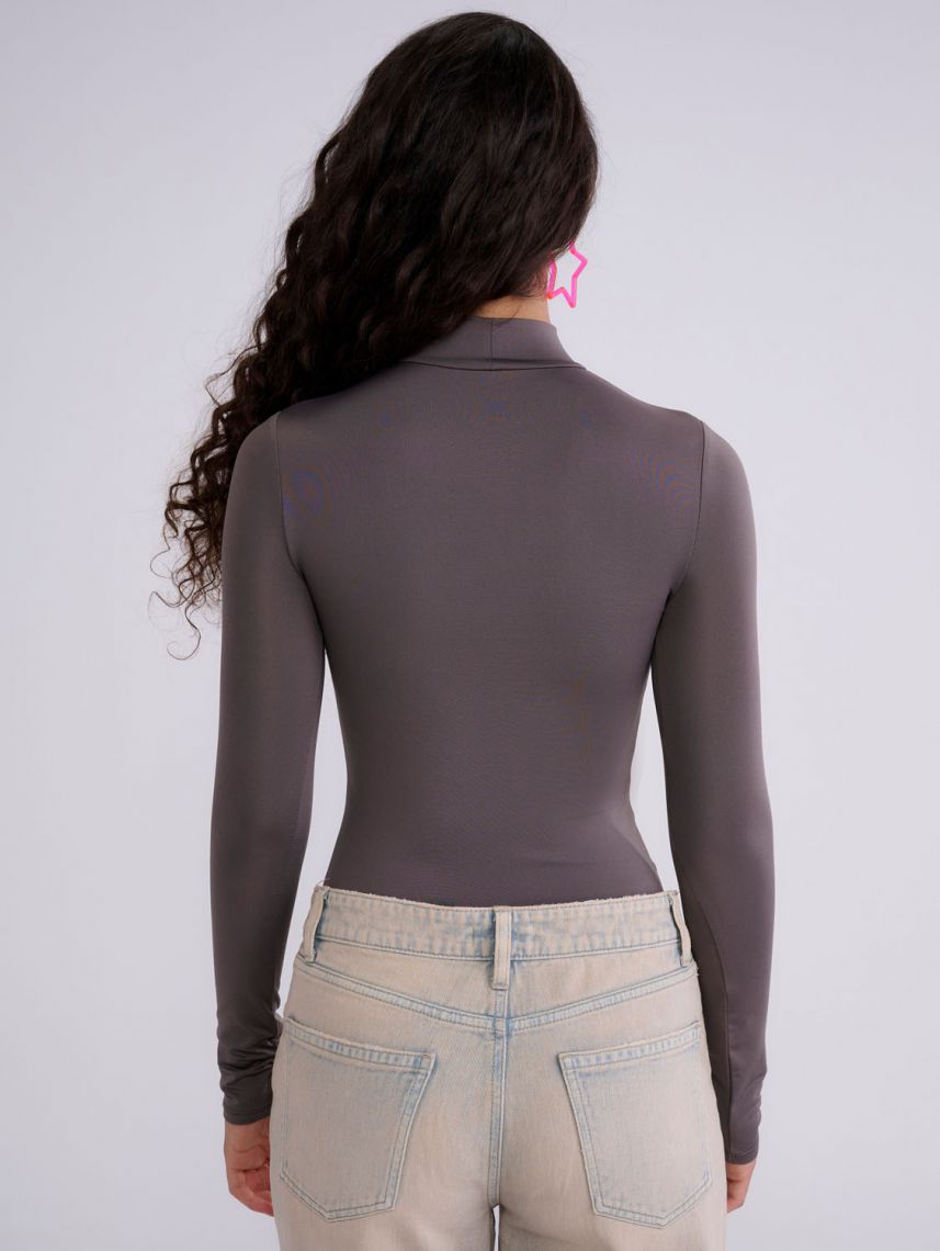 בגד גוף צווארון גבוהה