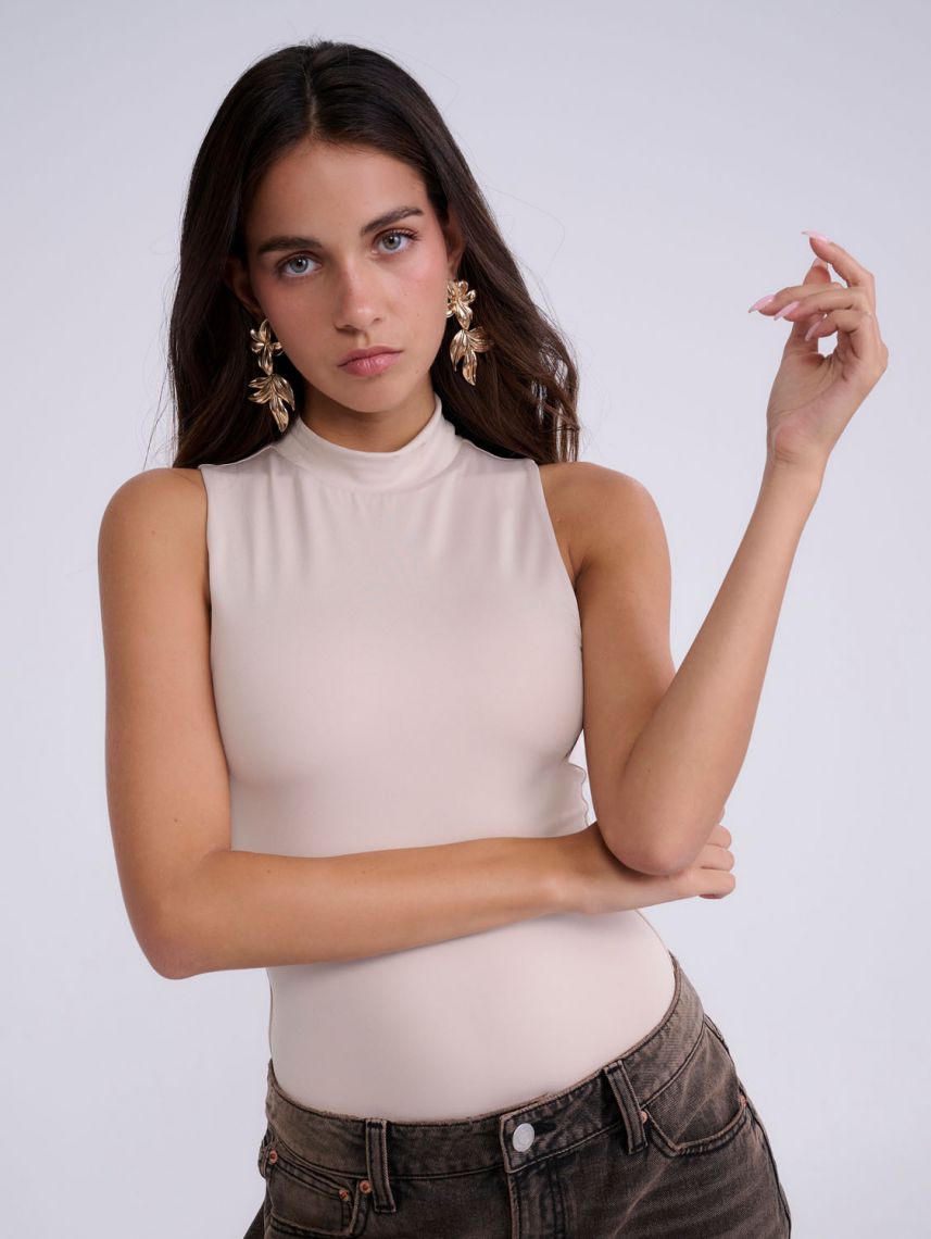 בגד גוף צווארון גבוה