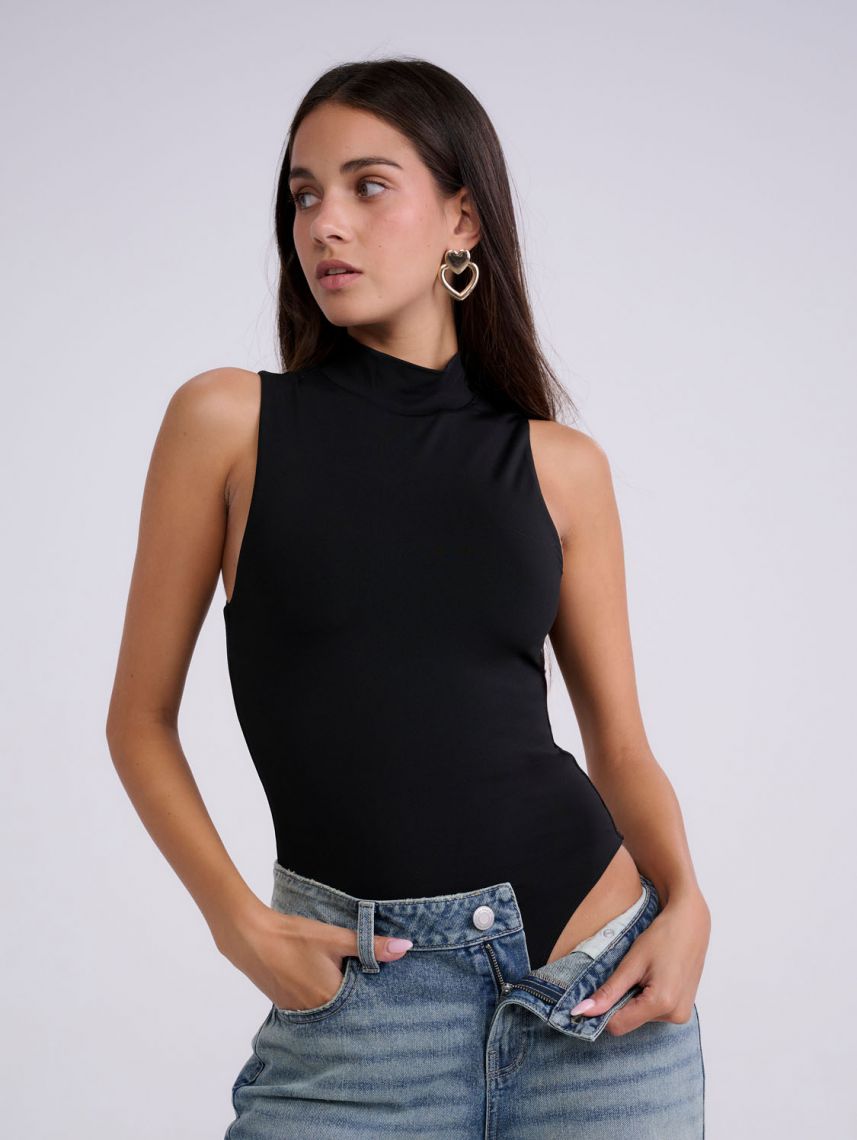 בגד גוף צווארון גבוה