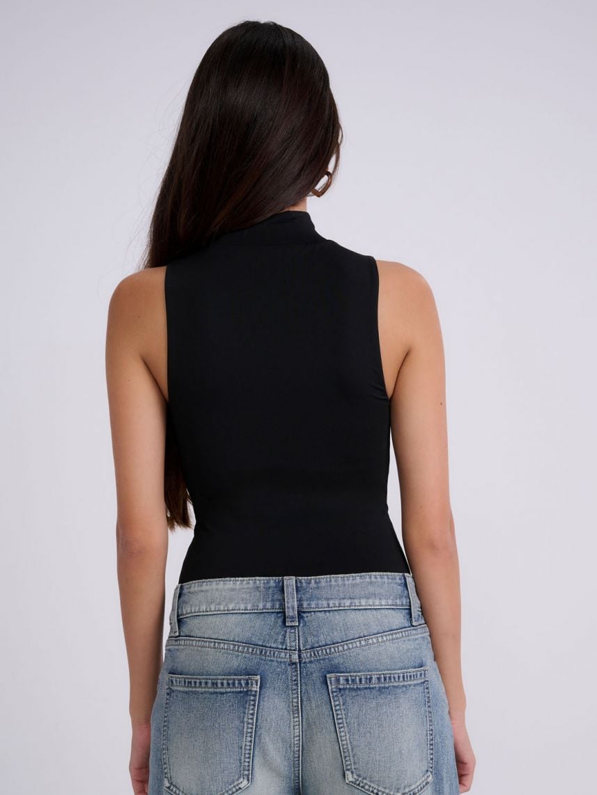 בגד גוף צווארון גבוה