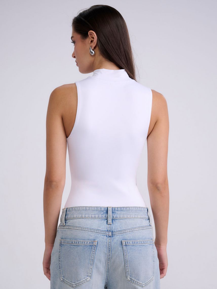 בגד גוף צווארון גבוה