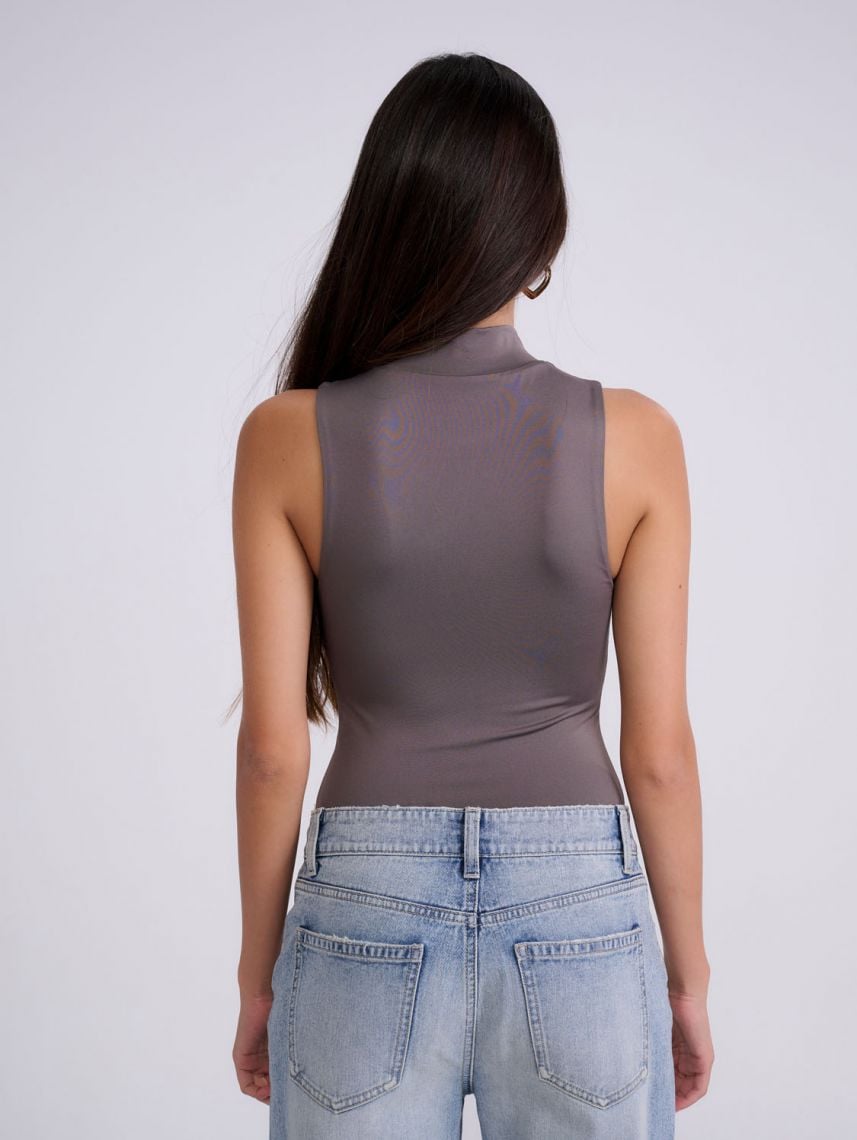 בגד גוף צווארון גבוה