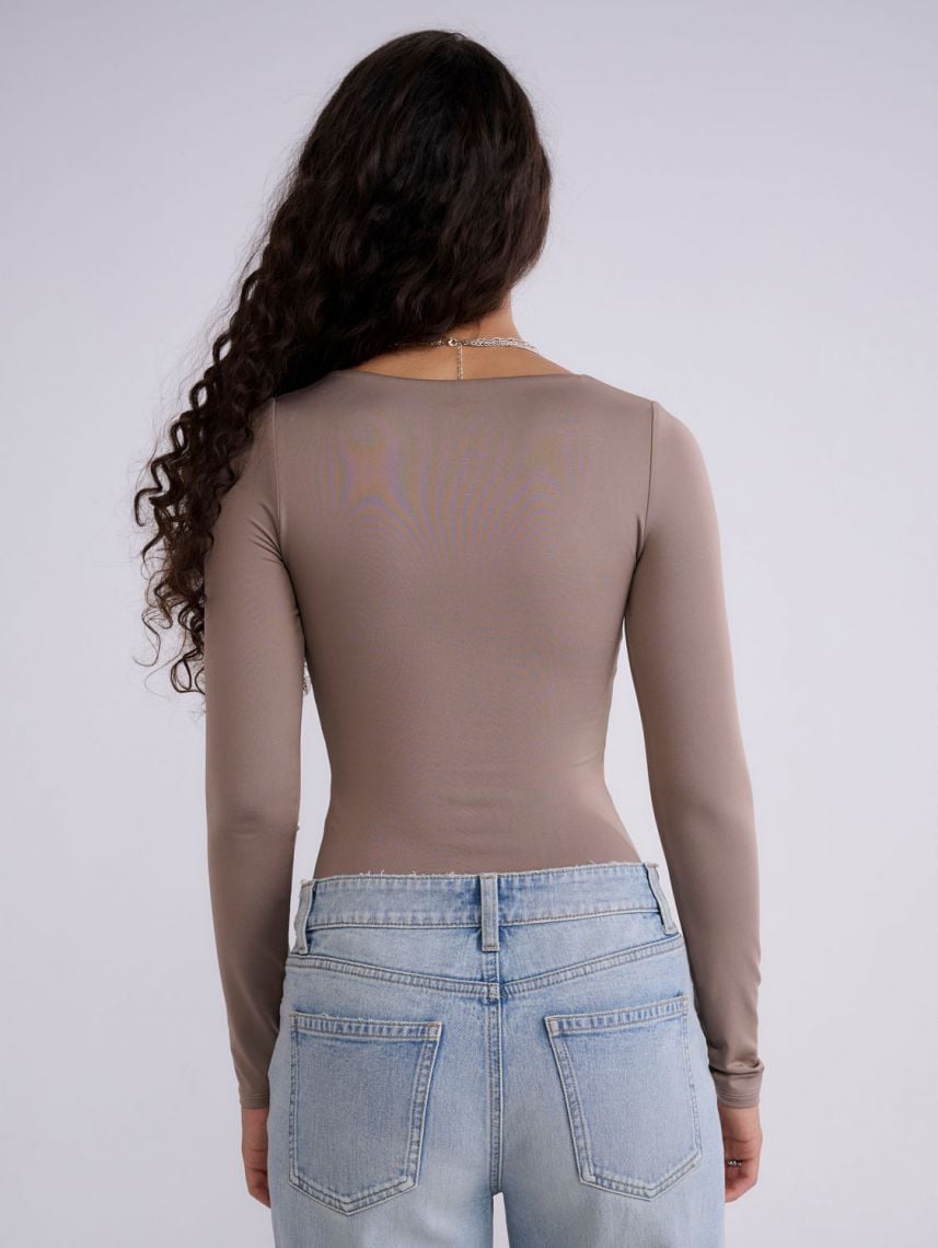 בגד גוף מפתח מרובע