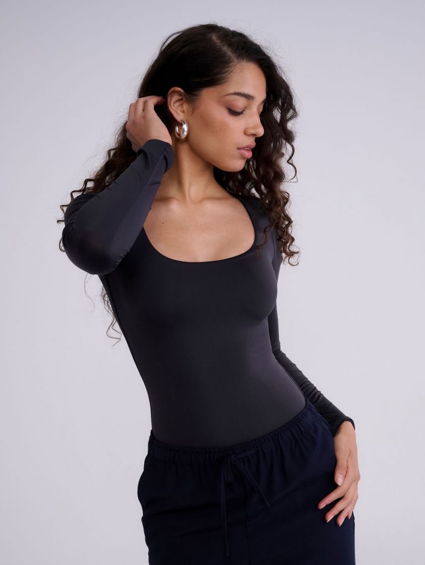 בגד גוף מפתח מרובע