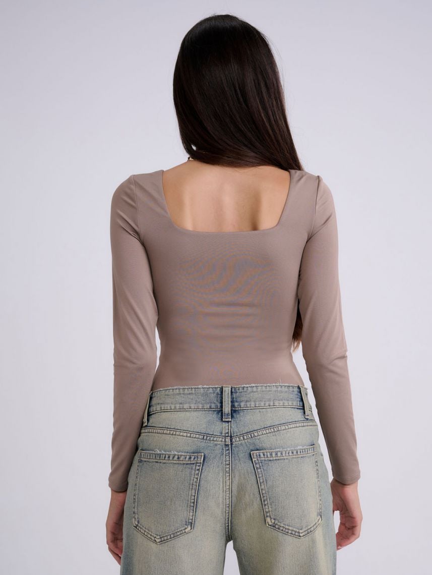 בגד גוף מפתח מרובע