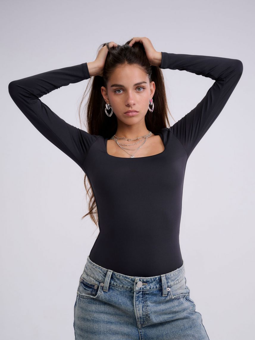 בגד גוף מפתח מרובע