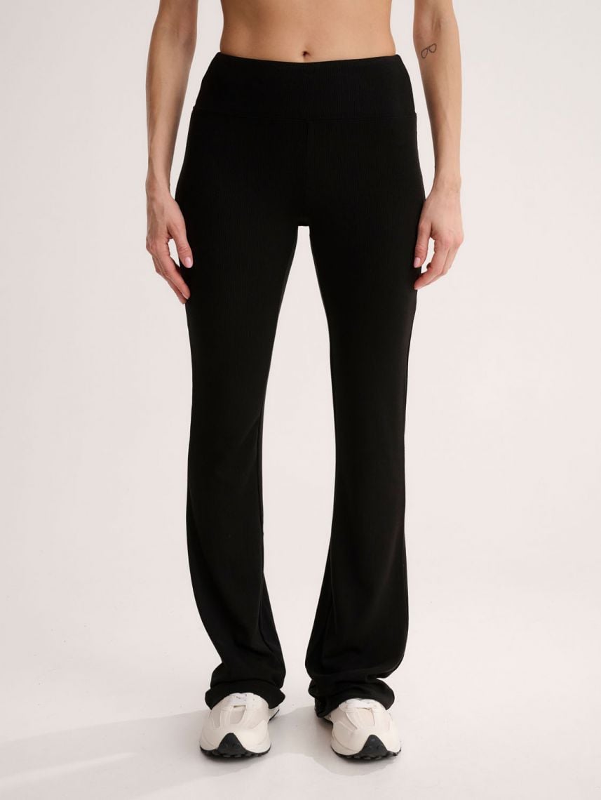 מכנסי ריב מתרחבים