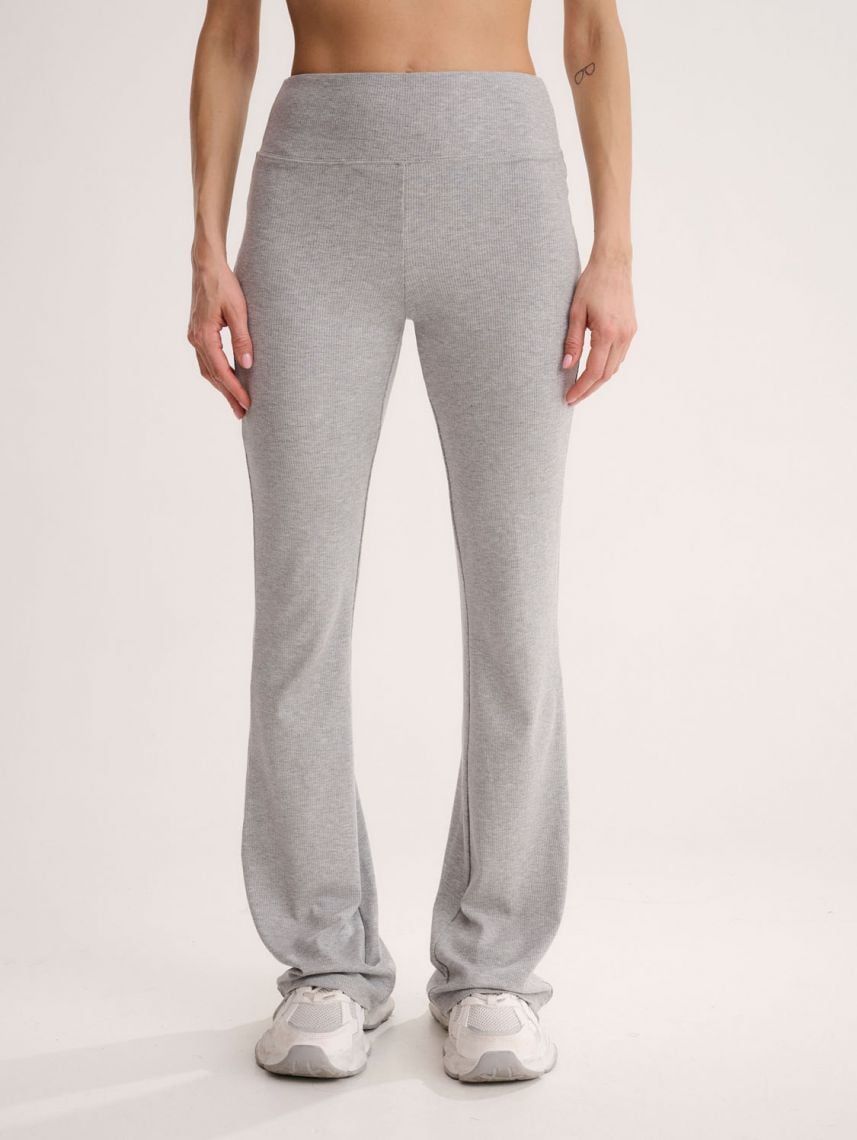 מכנסי ריב מתרחבים