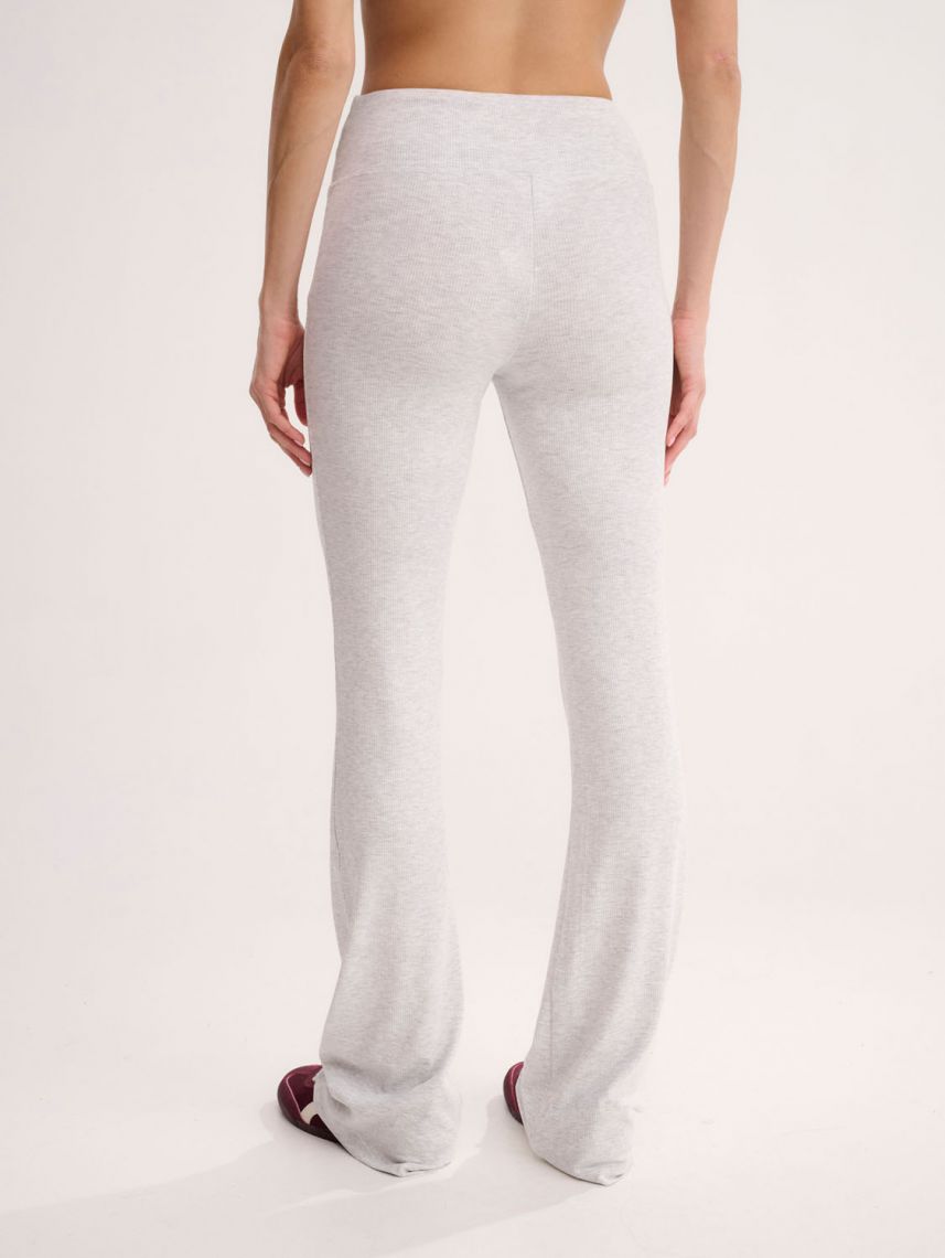 מכנסי ריב מתרחבים