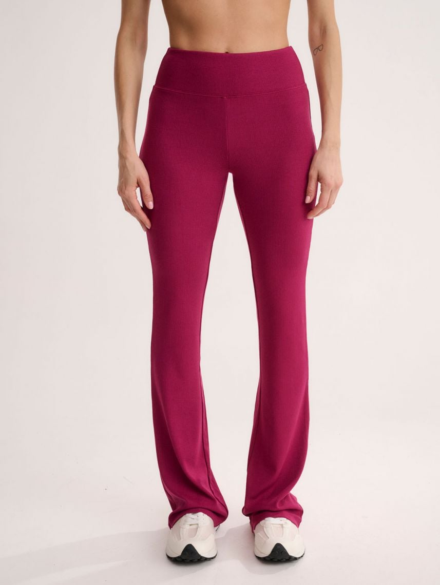 מכנסי ריב מתרחבים