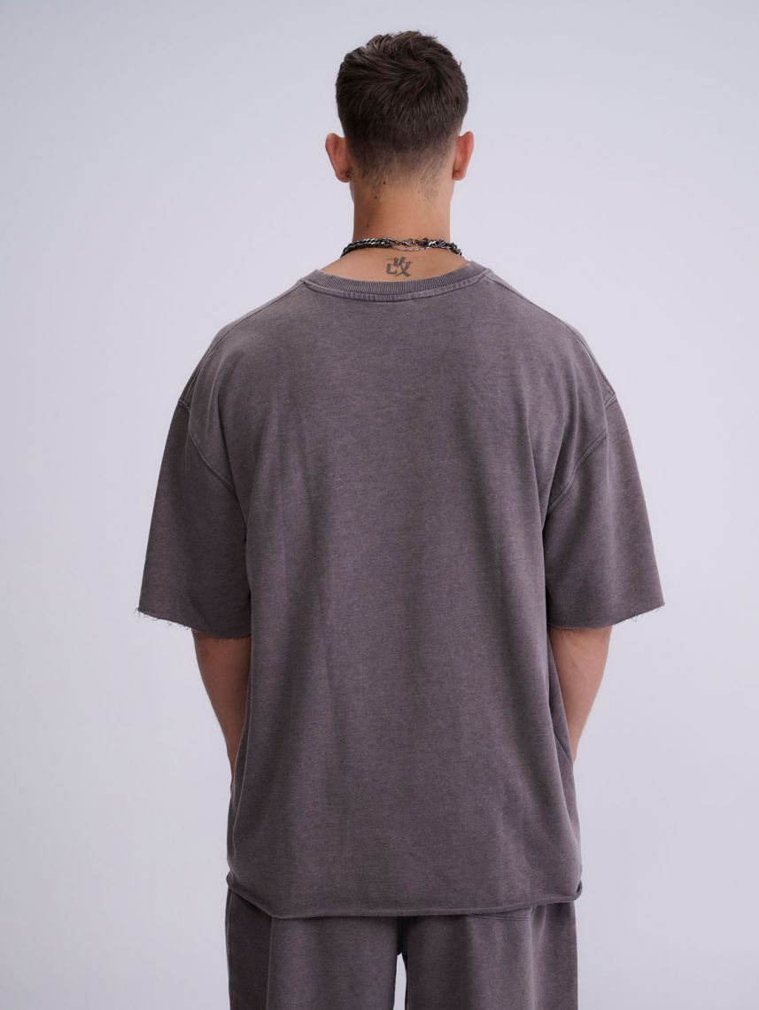 טי-שירט עם סיומת פרומה