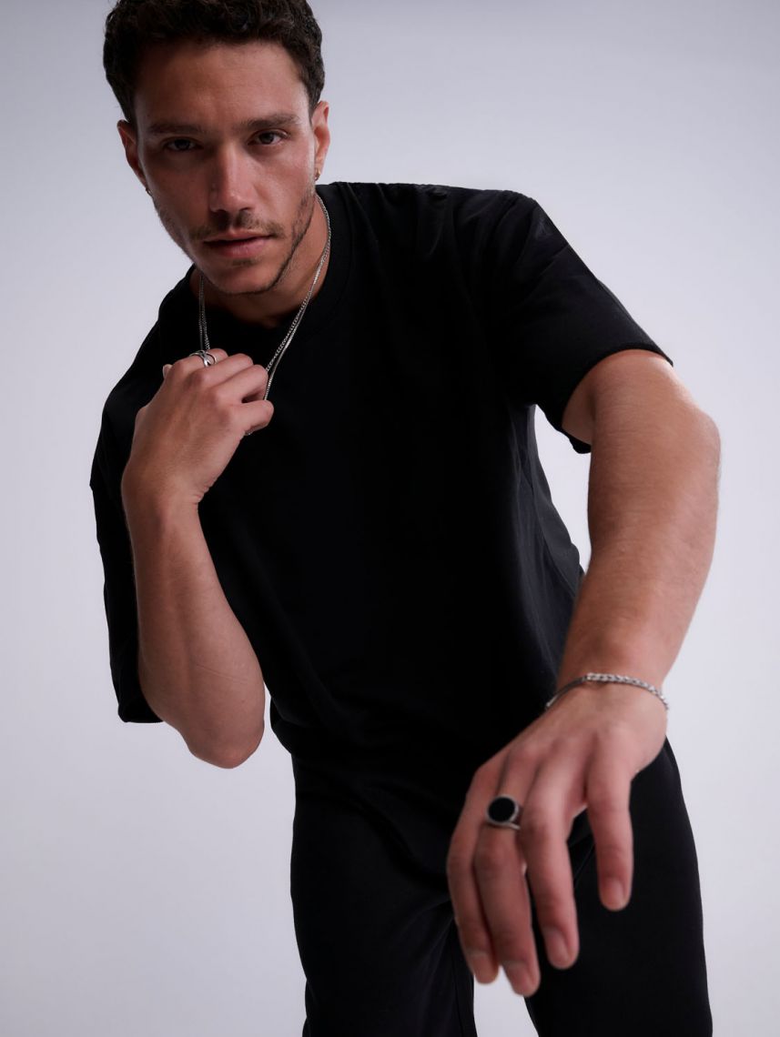 טי-שירט עם סיומת פרומה