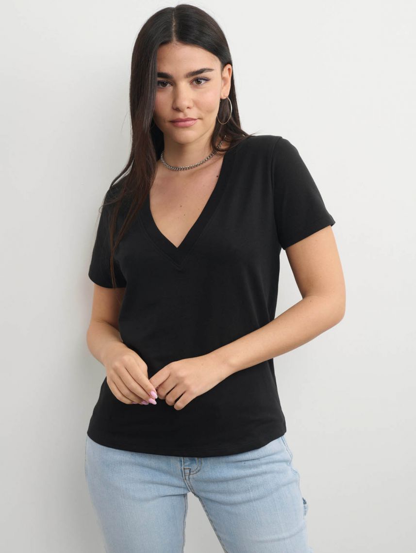חולצת בייסיק קצרה V לנשים