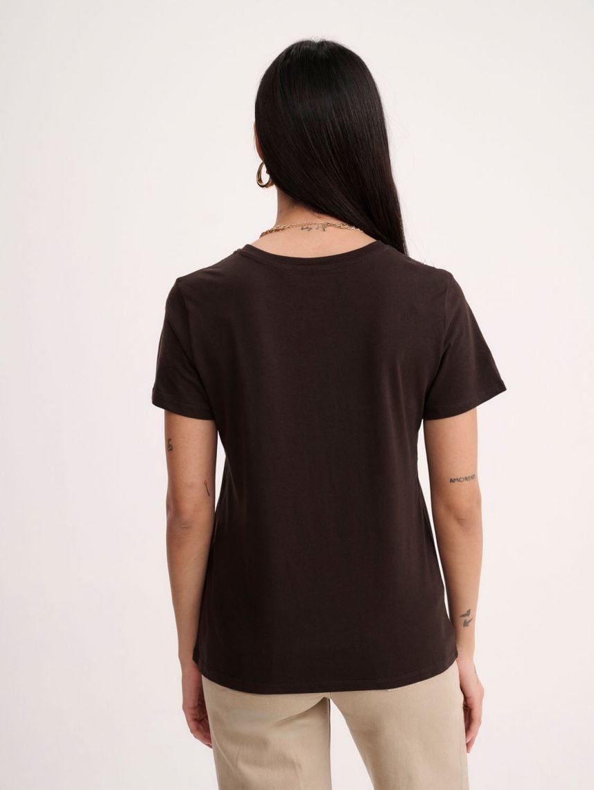 טי-שירט וי בייסיק