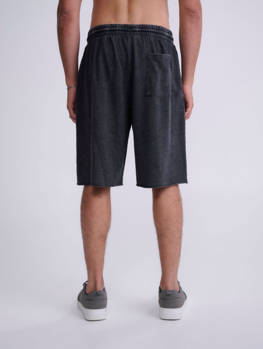 מכנסיים קצרים עם סיומת פרומה