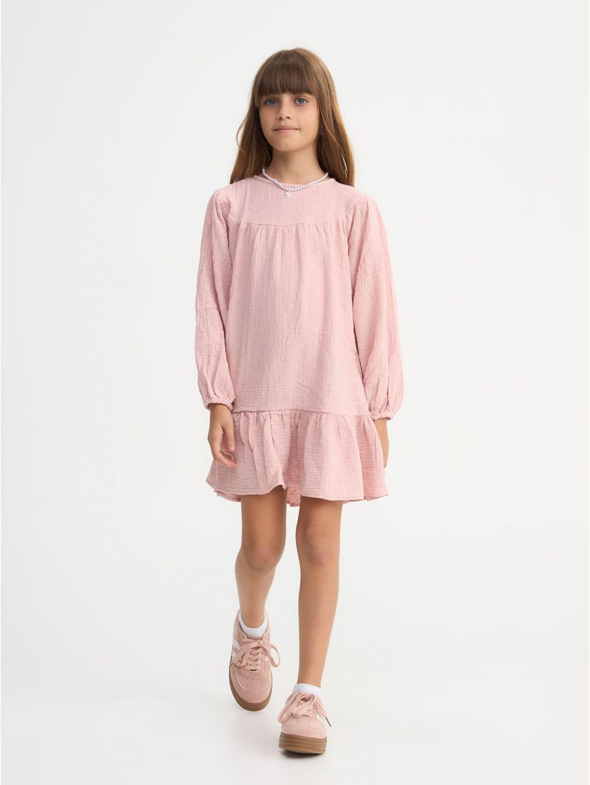 שמלה עם סיומת מלמלה