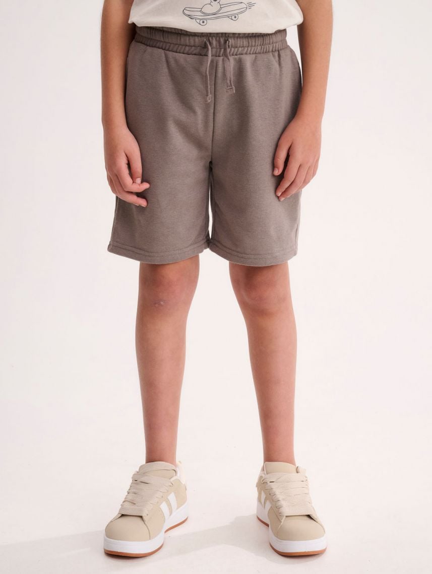 מכנסיים קצרים