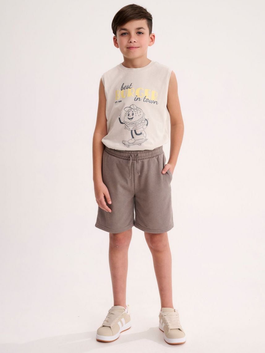 מכנסיים קצרים