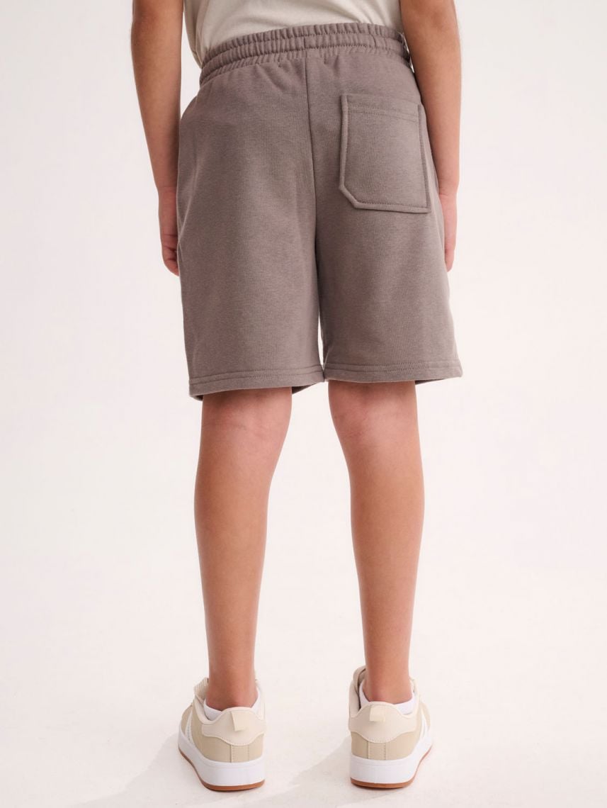 מכנסיים קצרים