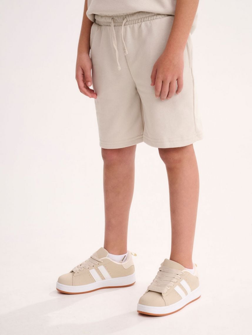 מכנסיים קצרים