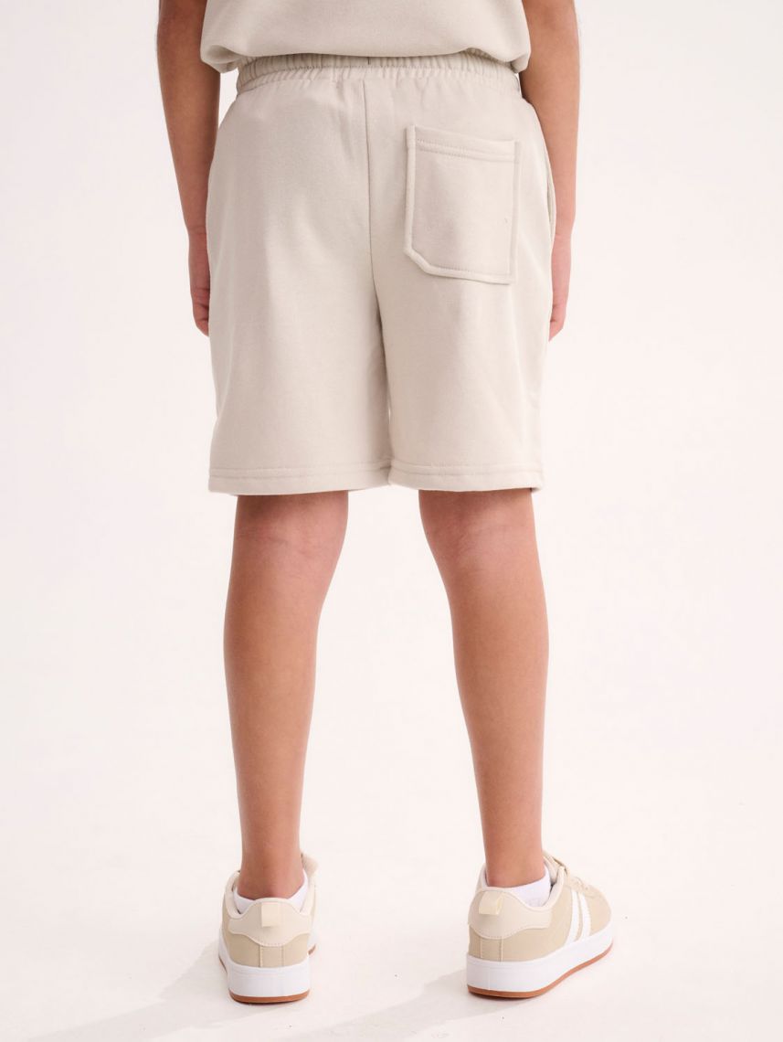 מכנסיים קצרים