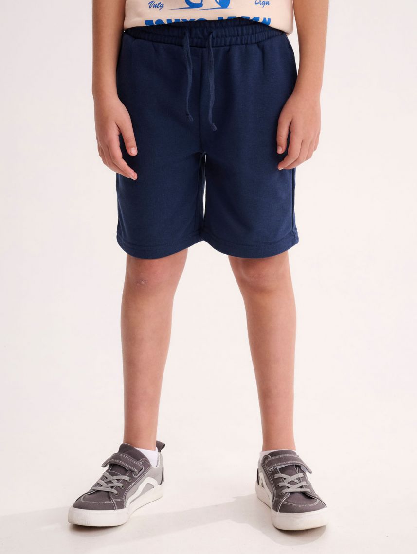 מכנסיים קצרים