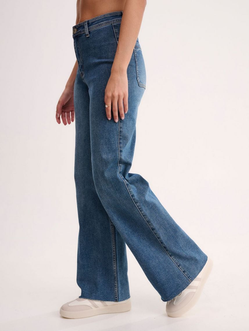 ג’ינס עם סיומת פרומה