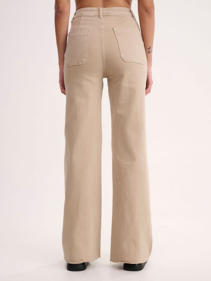 ג’ינס עם סיומת פרומה