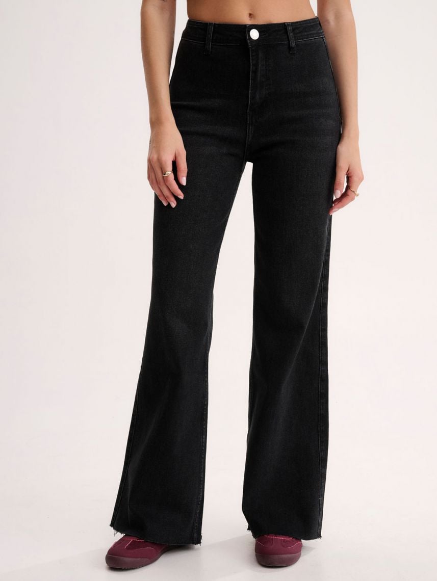 ג’ינס עם סיומת פרומה