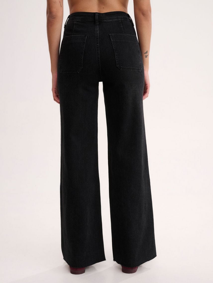 ג’ינס עם סיומת פרומה