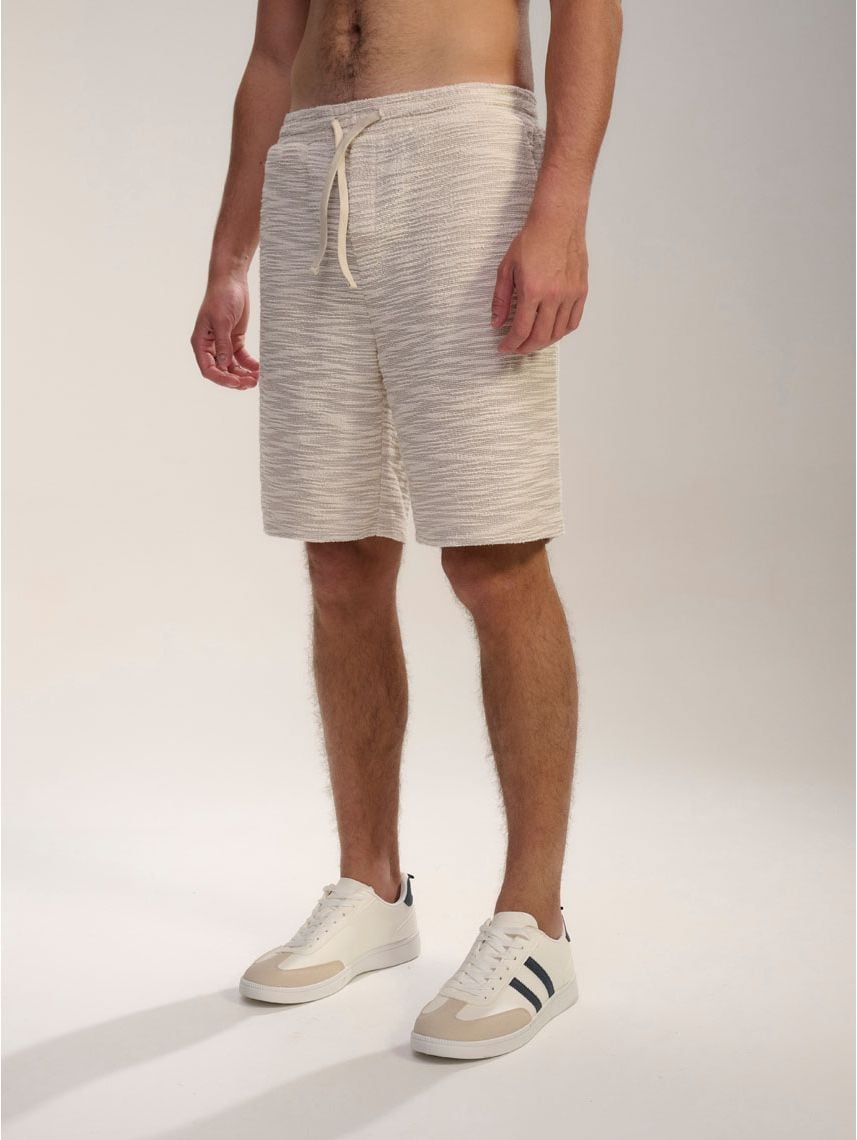 מכנסי טקסטורה קצרים