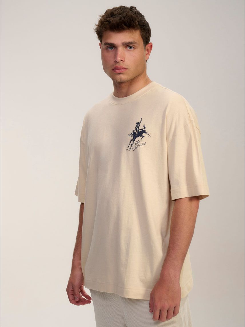 טי-שירט קצרה