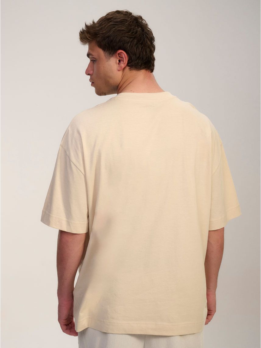 טי-שירט קצרה