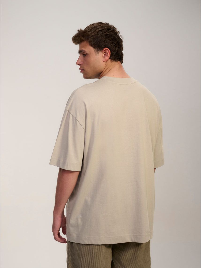 טי-שירט קצרה