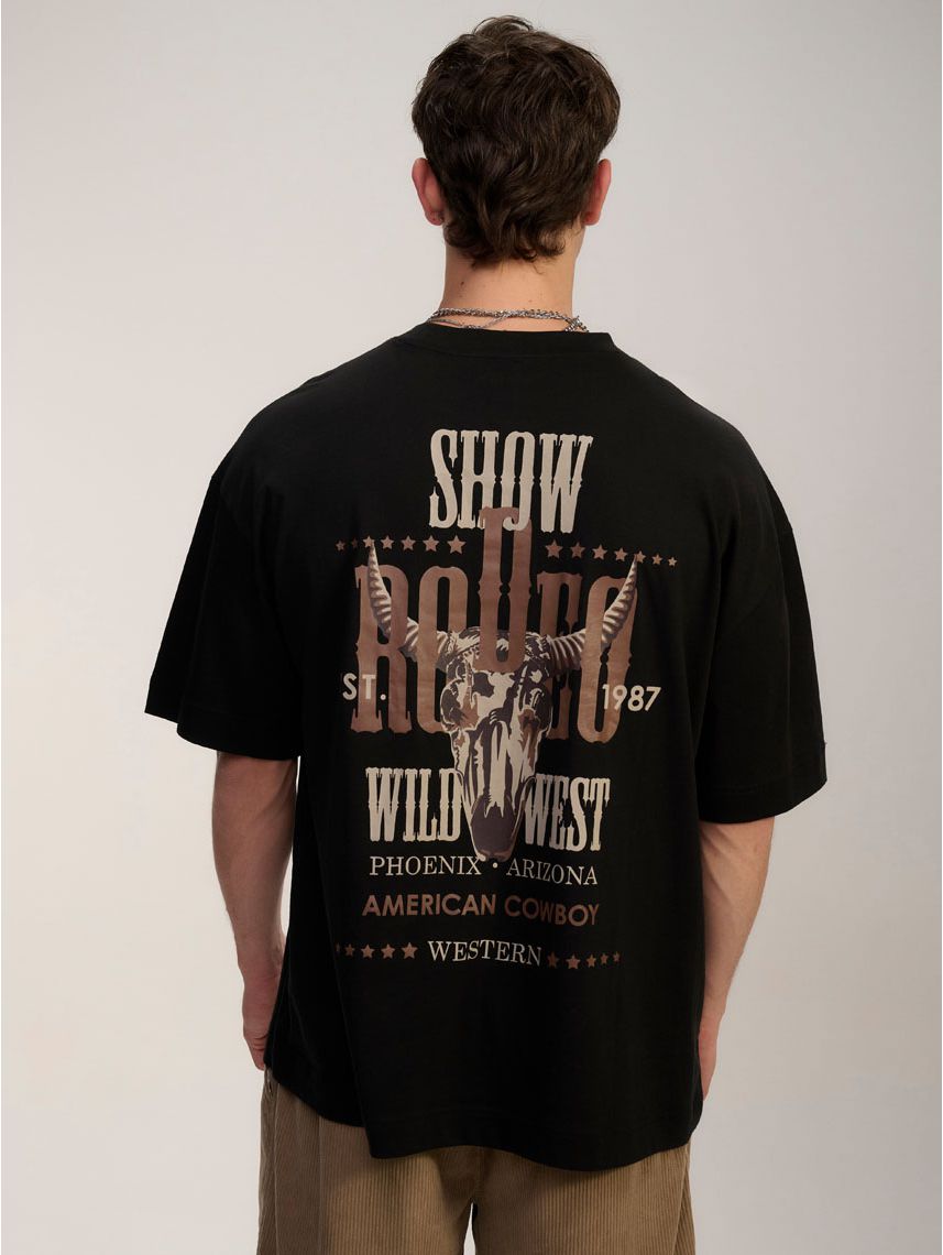 טי-שירט קצרה