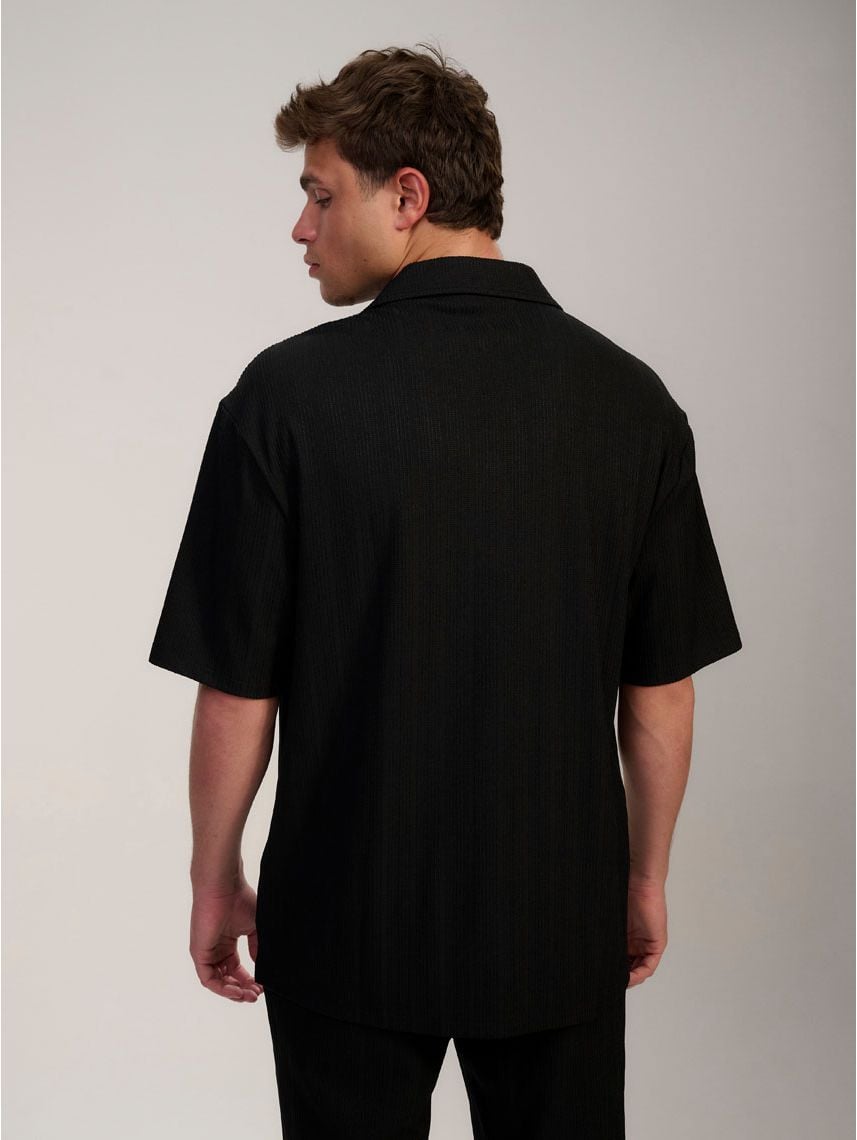 חולצת טקסטורה מכופתרת