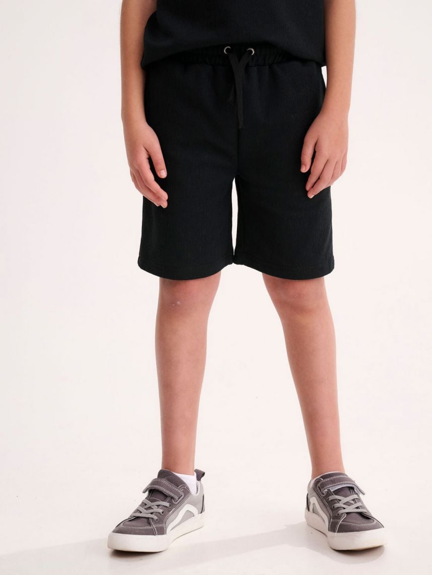 מכנסיים קצרים