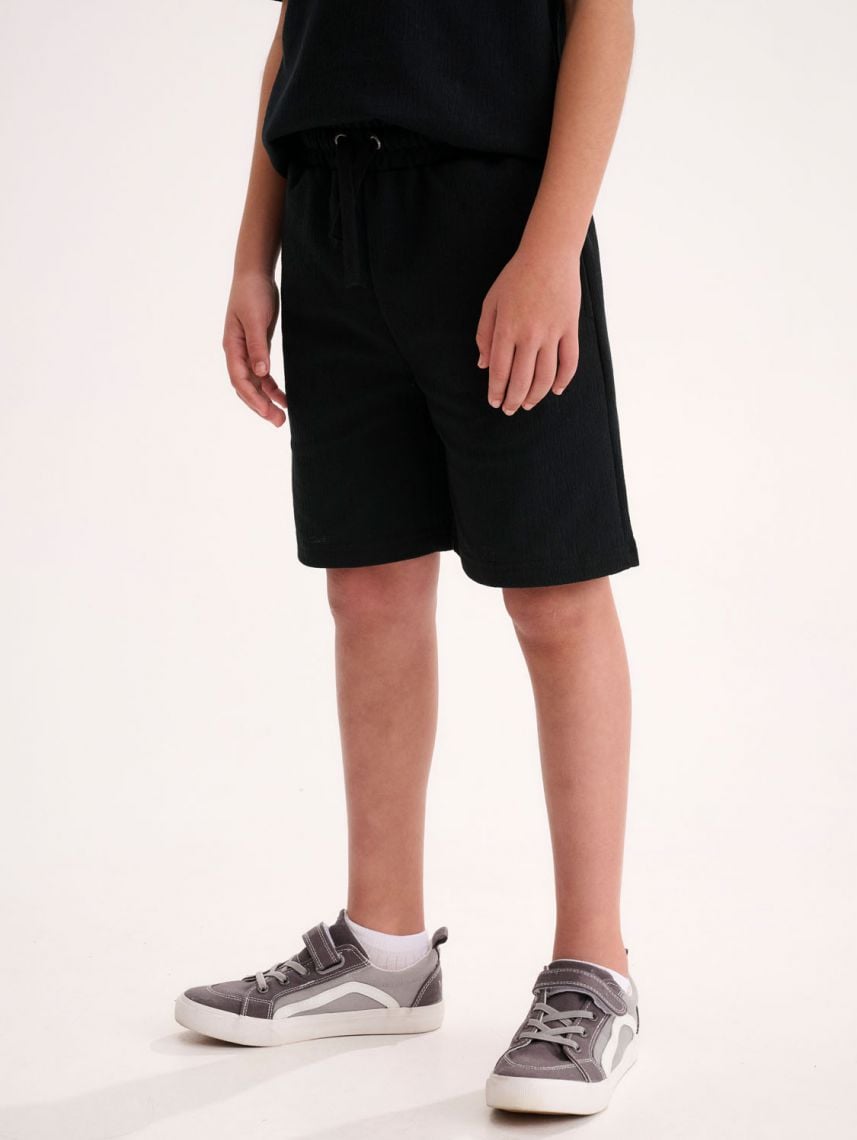 מכנסיים קצרים