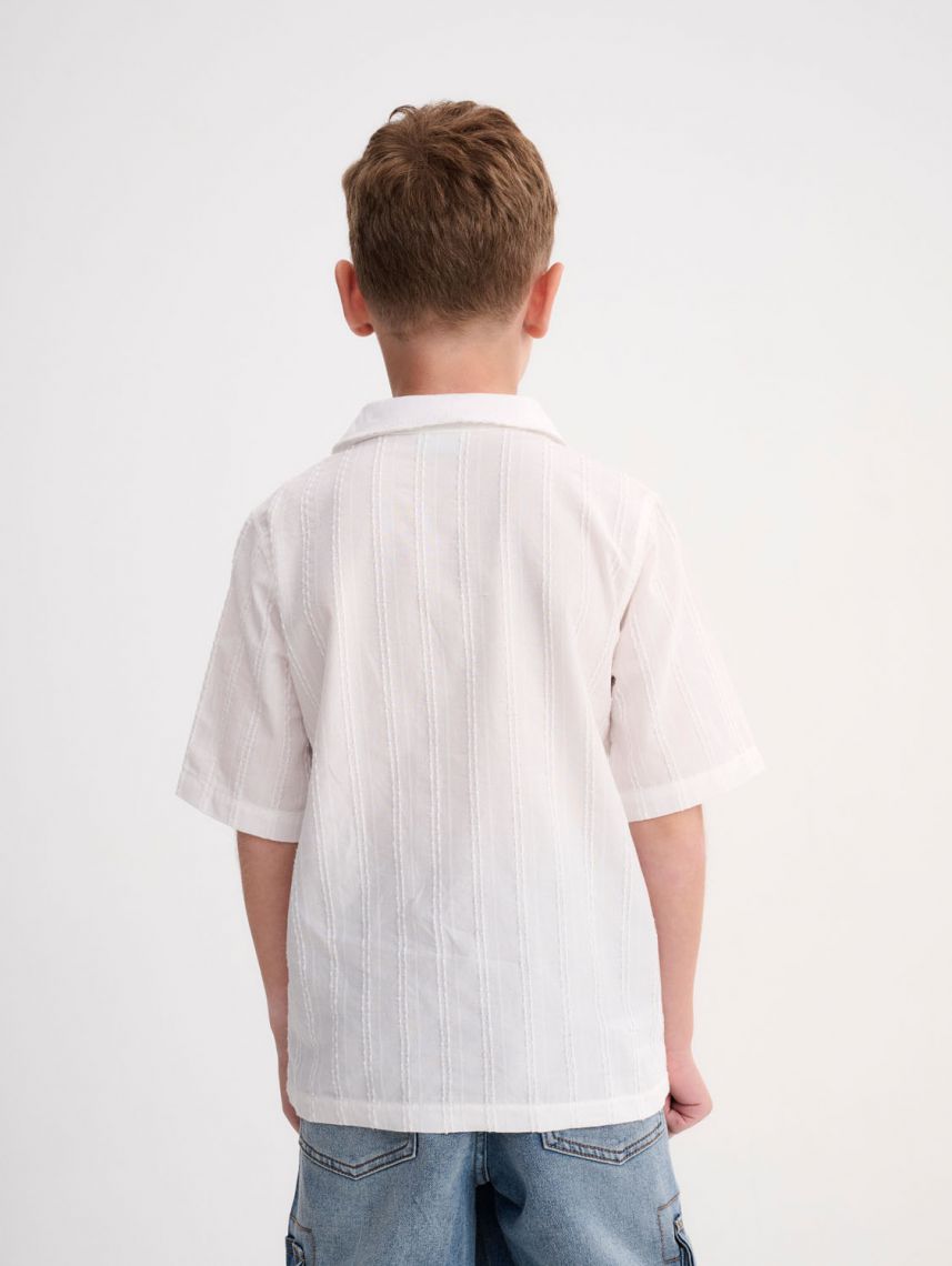 חולצה מכופתרת קצרה