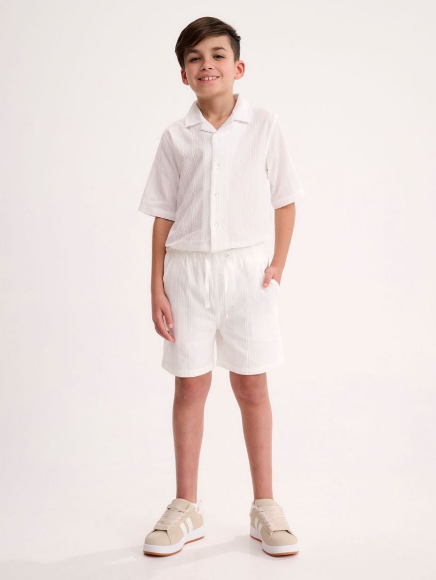 מכנסיים קצרים במראה פשתן