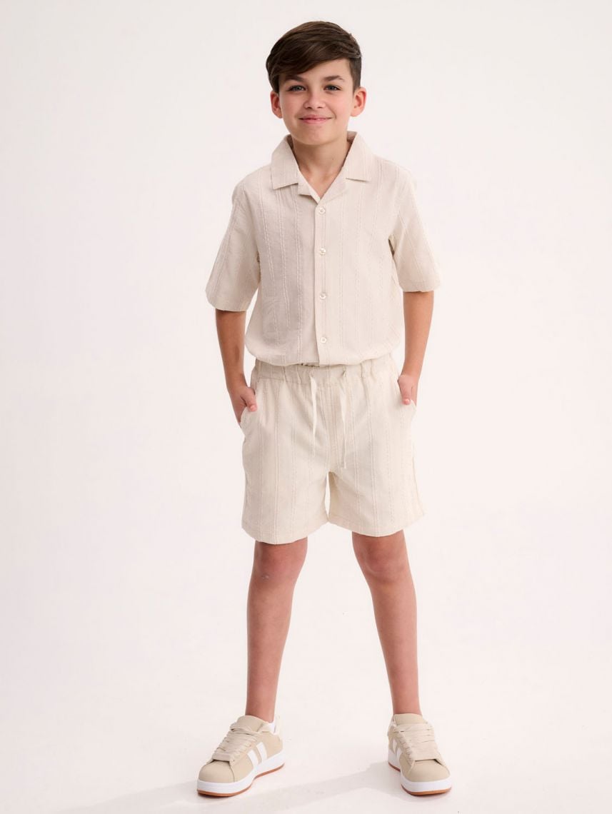 מכנסיים קצרים במראה פשתן