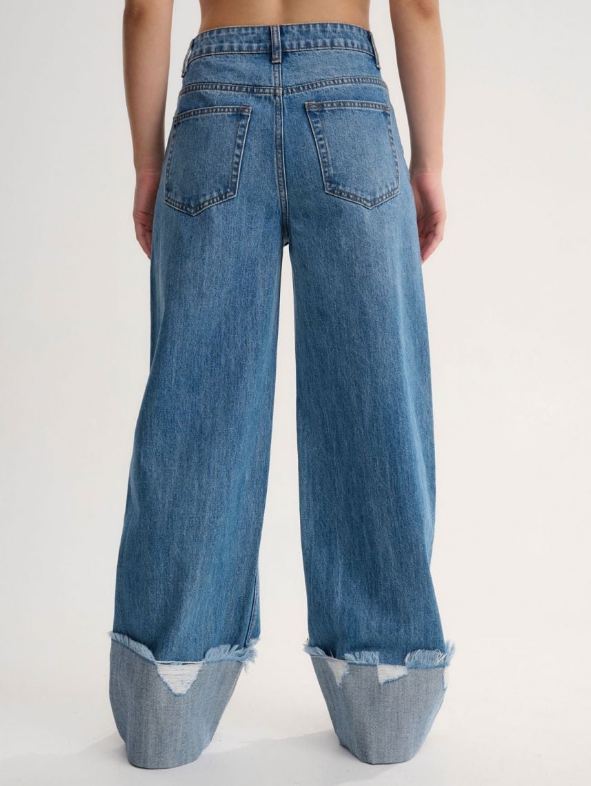 ג’ינס רחב עם מכפלת
