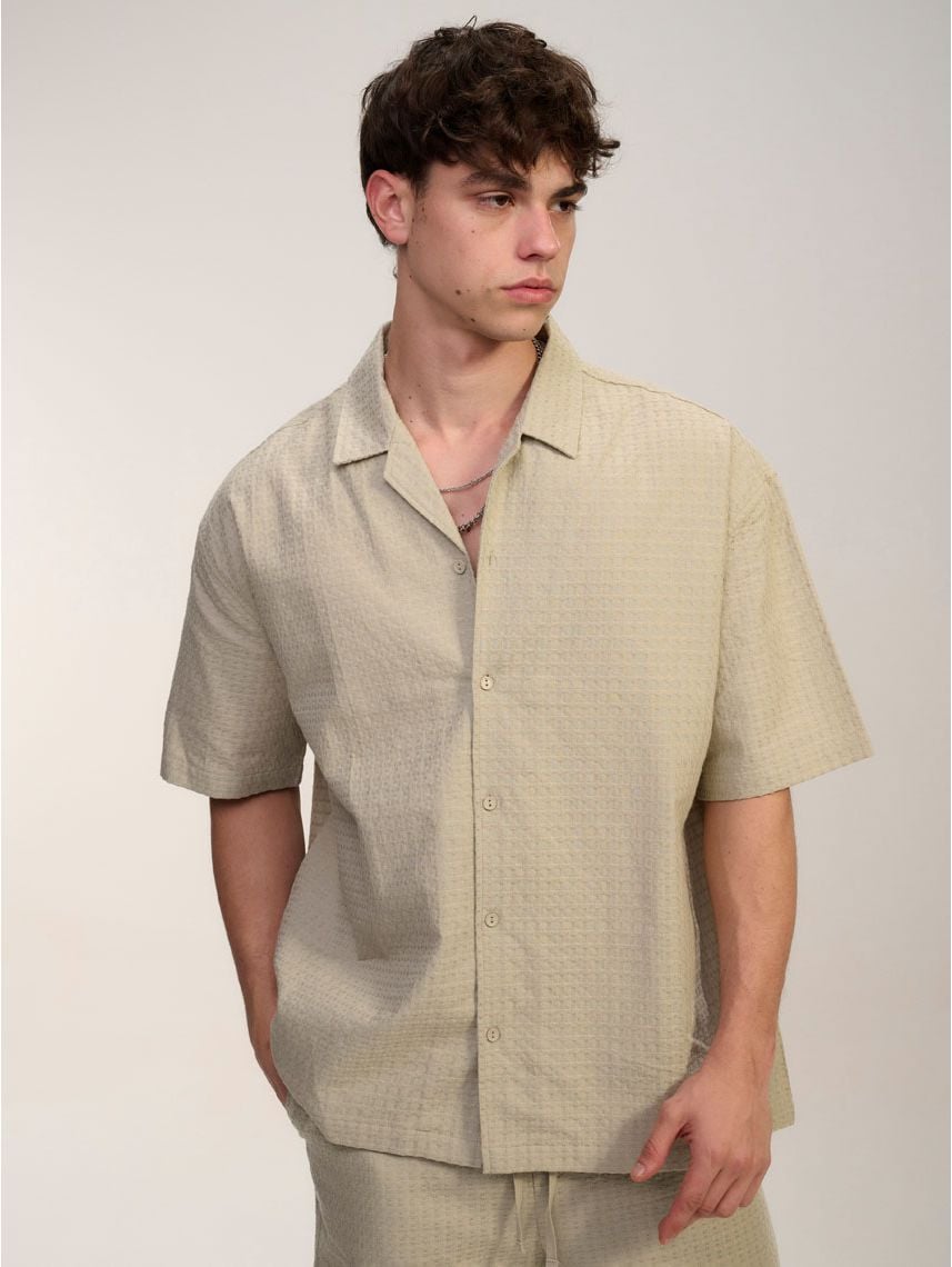 חולצה מכופתרת טקסטורה קצרה